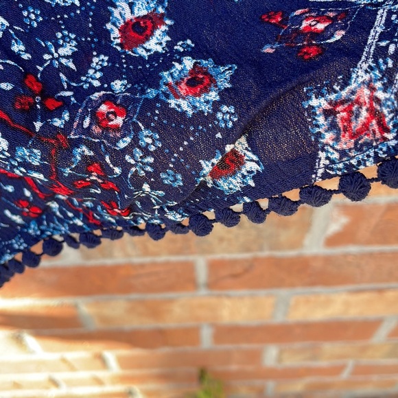 A Rewind Woman’s NWT Romper Size Xl Blue Red Floral with Pom Pom trim on hem - Picture 3 of 9